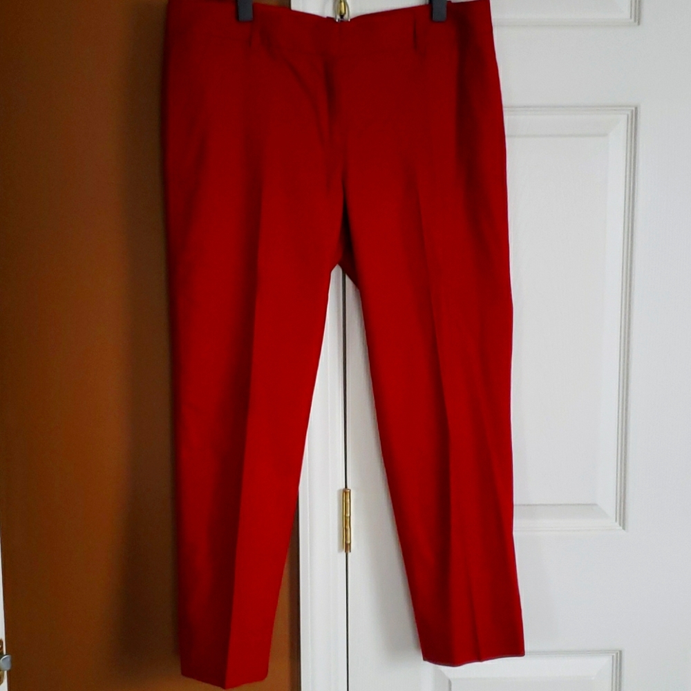 Beautiful cranberry wool cropped pants